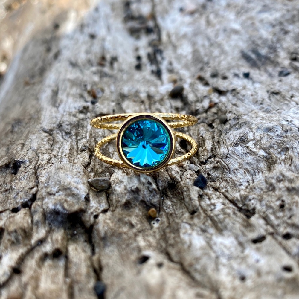 NEW! Handcrafted ring made with Swarovski crystal